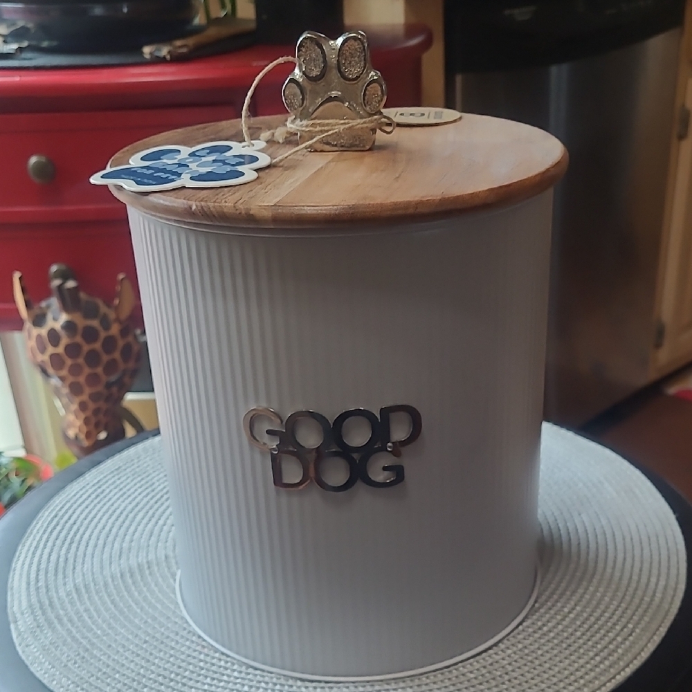 Ribbed Dog Food Tin